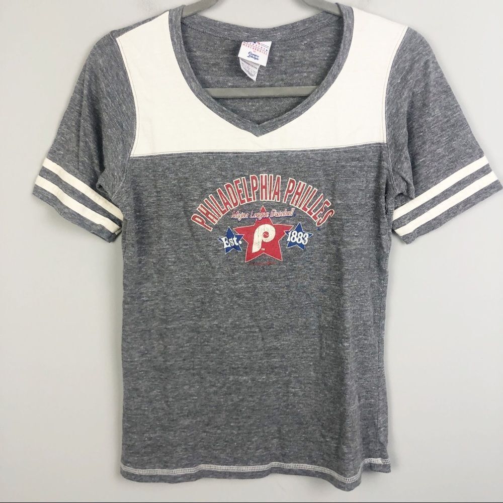 Genuine Merchandise Philadelphia Phillies Grey & White V‑Neck Tee